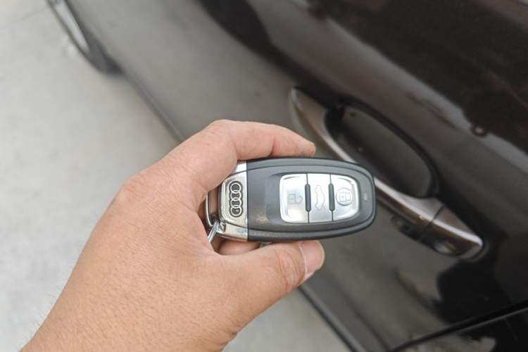 Used Audi Q5 2015 40 TFSI Trendy Edition Vehicle Key