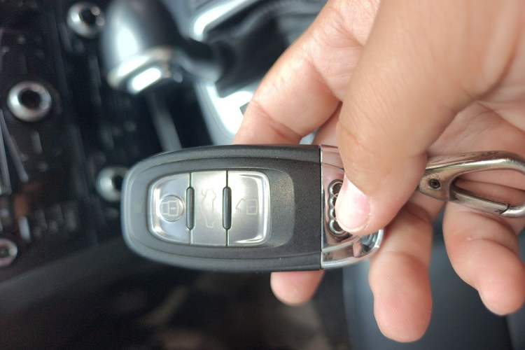 Used Audi Q5 2015 40 TFSI Technology Edition Vehicle Key
