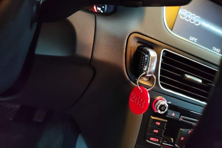 Used Audi Q5 2015 40 TFSI Trendy Edition Vehicle Key