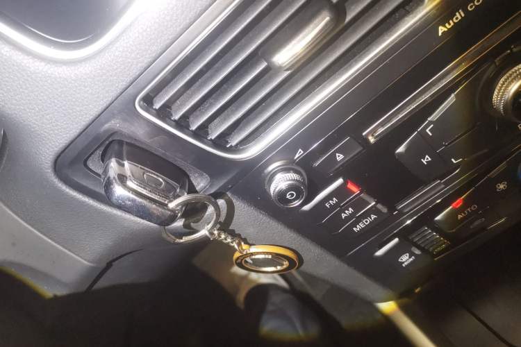 Used Audi Q5 2015 40 TFSI Trendy Edition Vehicle Key