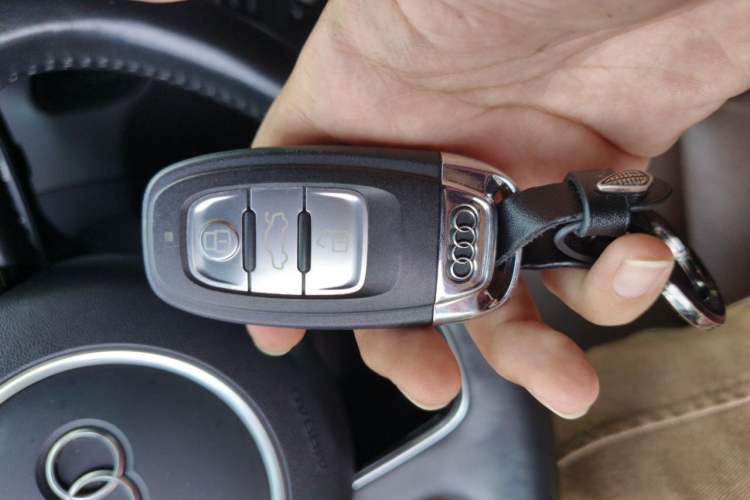 Used Audi Q5 2015 40 TFSI Technology Edition Vehicle Key