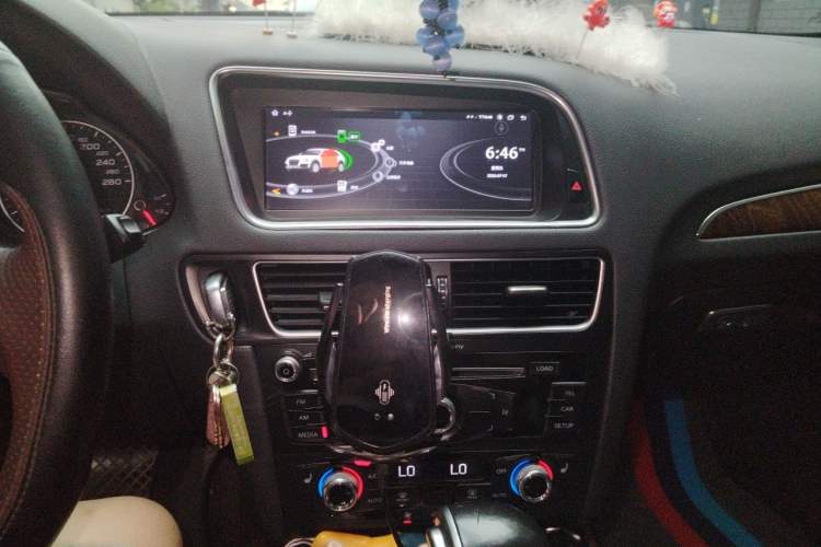 Used Audi Q5 2015 40 TFSI Technology Edition Audio And AC Panel