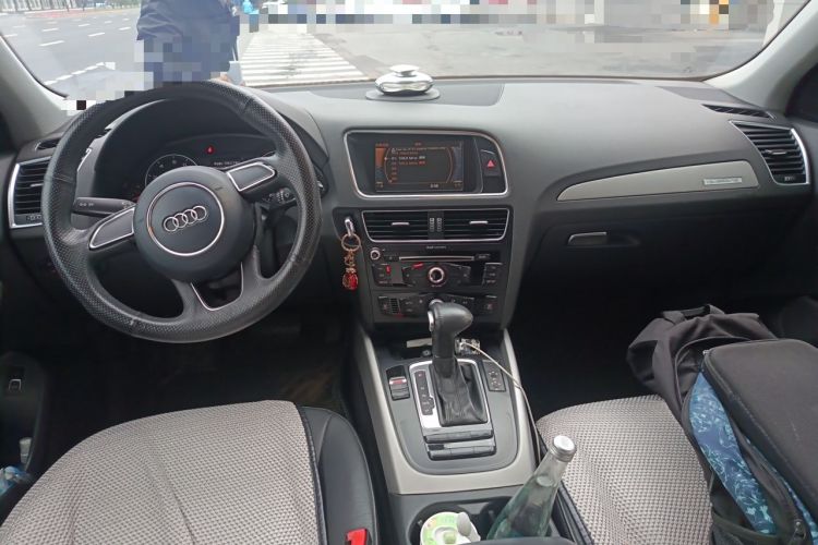 Used Audi Q5 2015 40 TFSI Trendy Edition Center Console