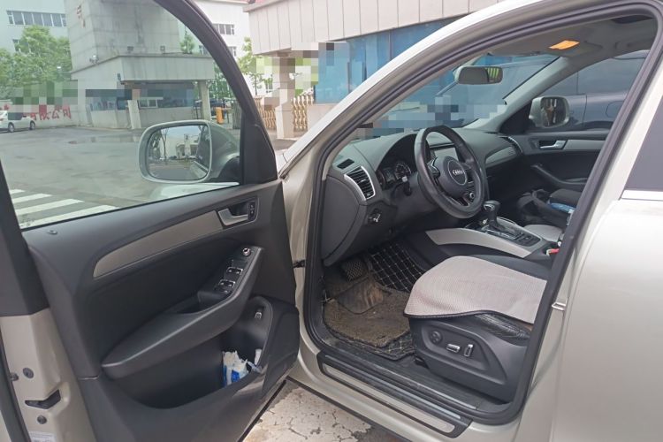 Used Audi Q5 2015 40 TFSI Trendy Edition Driver Seat