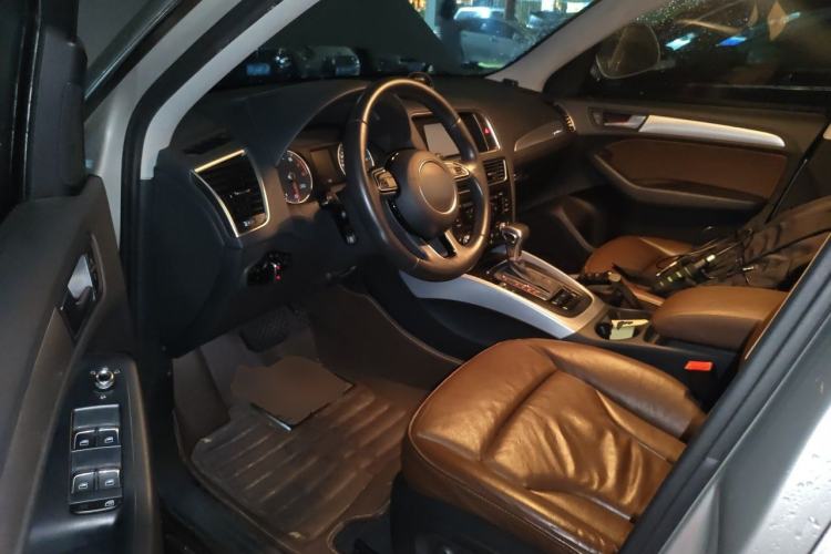 Used Audi Q5 2015 40 TFSI Technology Edition Driver Seat