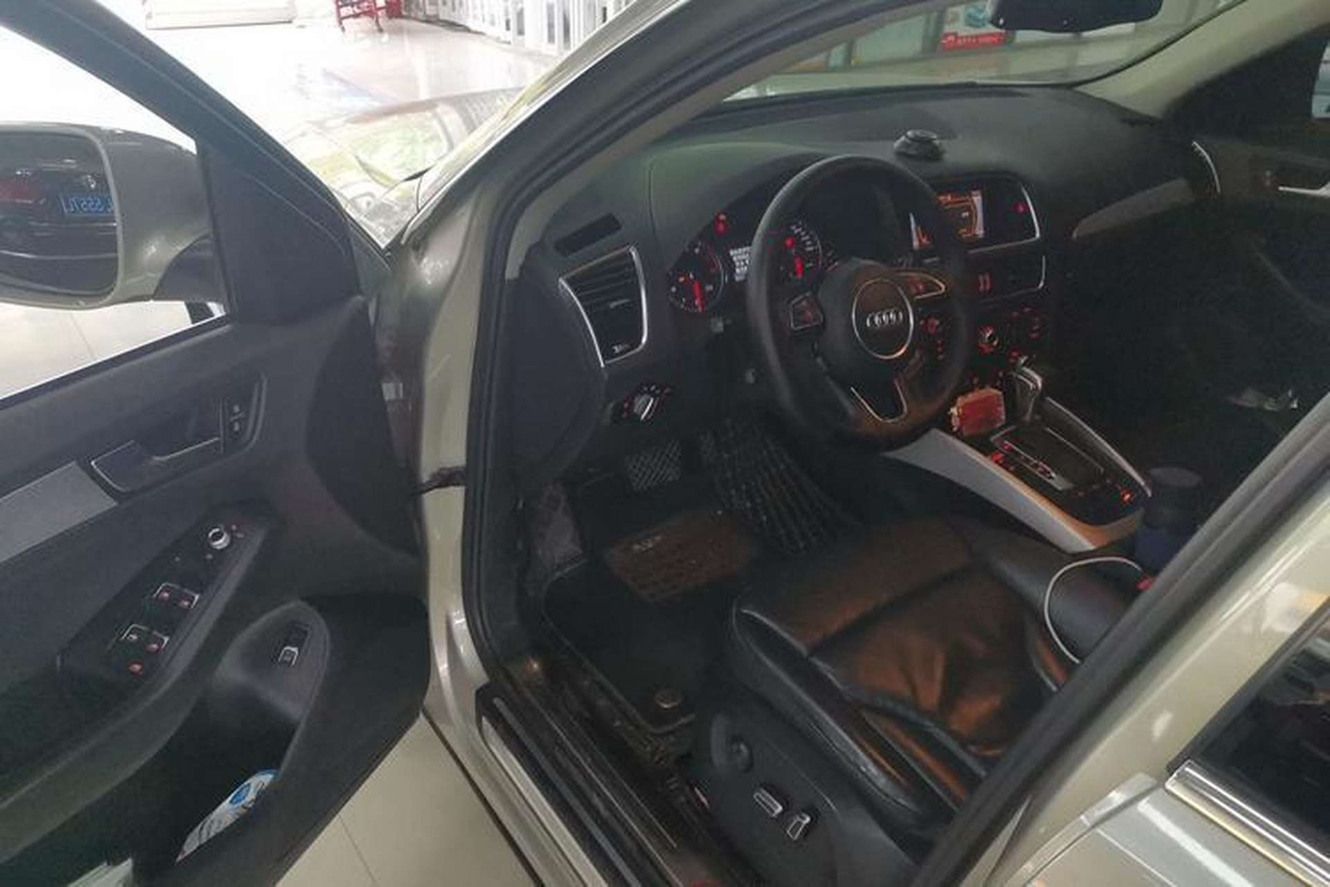 Used Audi Q5 2015 40 TFSI Technology Edition Driver Seat