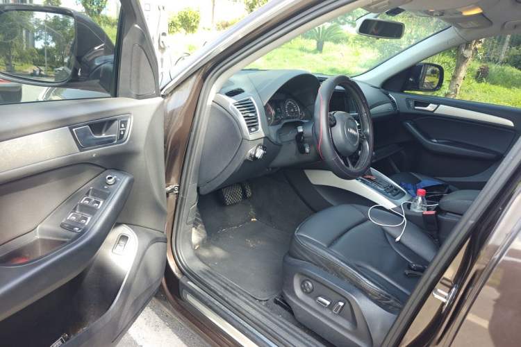 Used Audi Q5 2015 40 TFSI Technology Edition Driver Seat