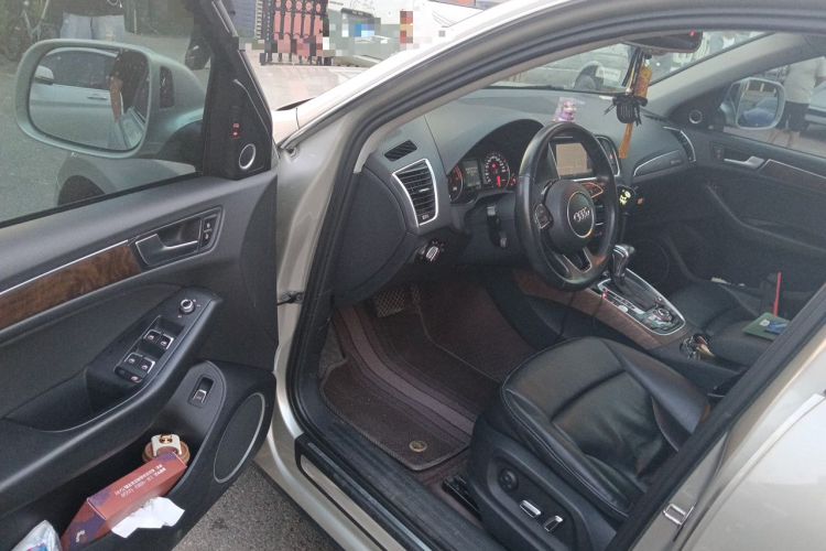 Used Audi Q5 2015 40 TFSI Comfort Model Driver Seat