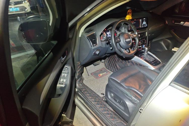 Used Audi Q5 2015 40 TFSI Technology Edition Driver Seat