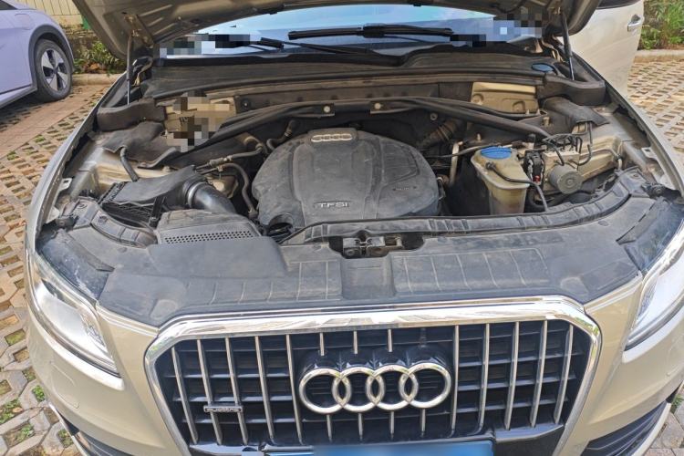 Used Audi Q5 2015 40 TFSI Comfort Model Engine Bay