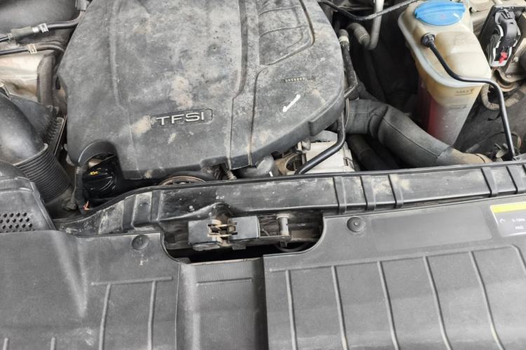 Used Audi Q5 2015 40 TFSI Trendy Edition Engine Bay