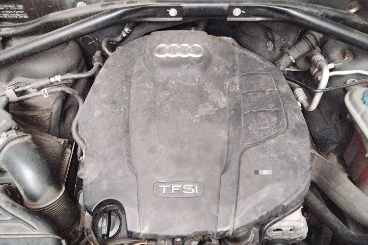 Used Audi Q5 2015 40 TFSI Technology Edition Engine Bay