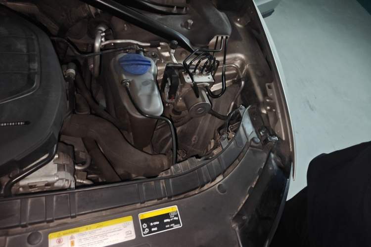 Used Audi Q5 2015 40 TFSI Trendy Edition Engine Bay Left
