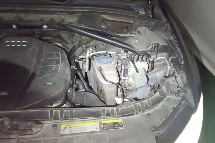 Used Audi Q5 2015 40 TFSI Trendy Edition Engine Bay Left