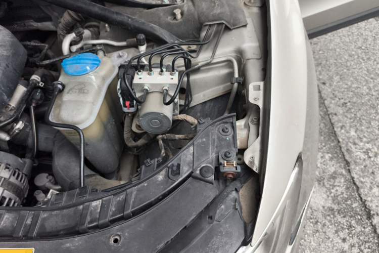 Used Audi Q5 2015 40 TFSI Trendy Edition Engine Bay Left