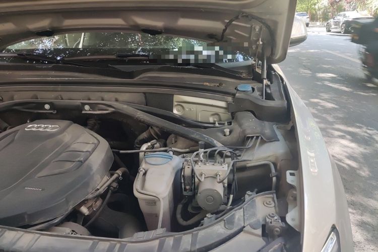 Used Audi Q5 2015 40 TFSI Trendy Edition Engine Bay Left