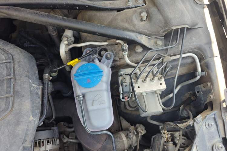 Used Audi Q5 2015 40 TFSI Technology Edition Engine Bay Left