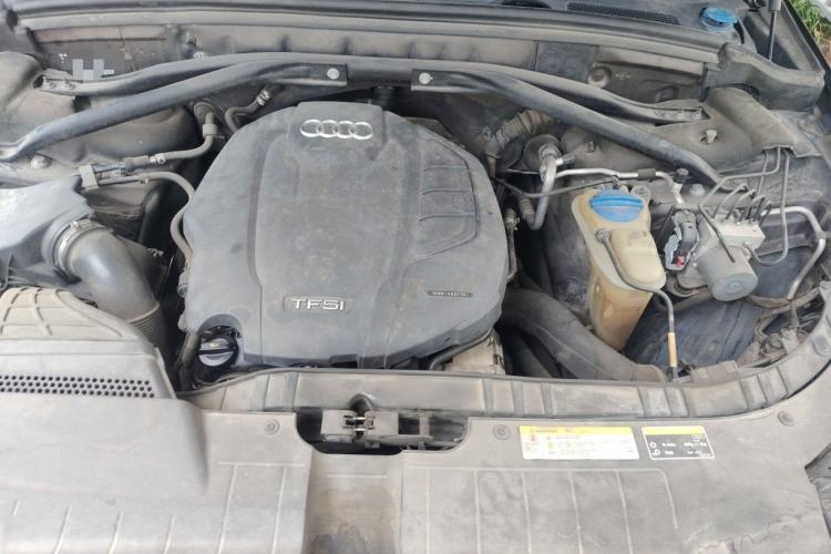 Used Audi Q5 2015 40 TFSI Technology Edition Engine Bay