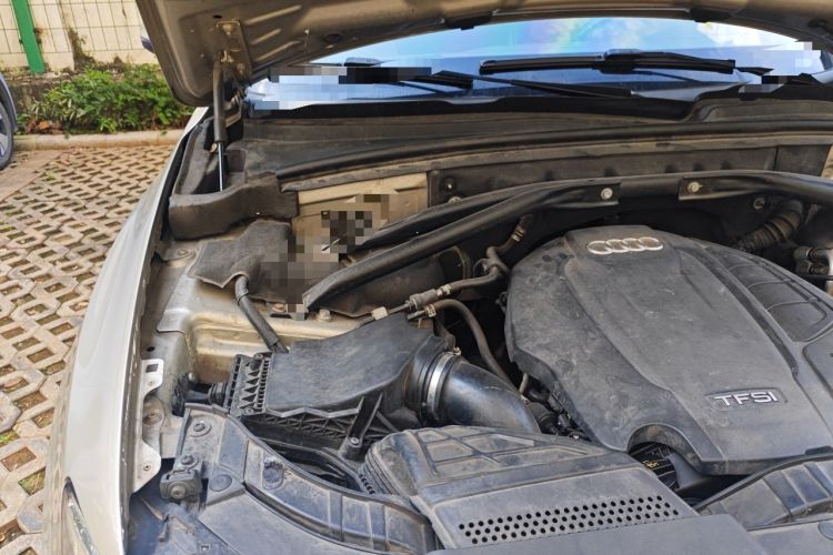 Used Audi Q5 2015 40 TFSI Comfort Model Engine Bay Right
