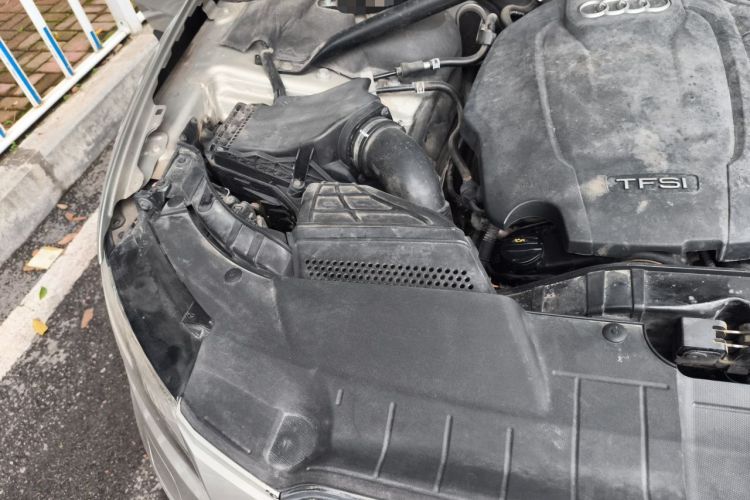 Used Audi Q5 2015 40 TFSI Trendy Edition Engine Bay Right