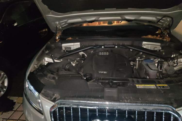 Used Audi Q5 2015 40 TFSI Technology Edition Engine Bay Right