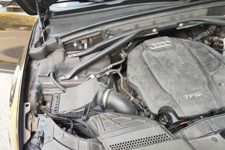 Used Audi Q5 2015 40 TFSI Comfort Model Engine Bay Right