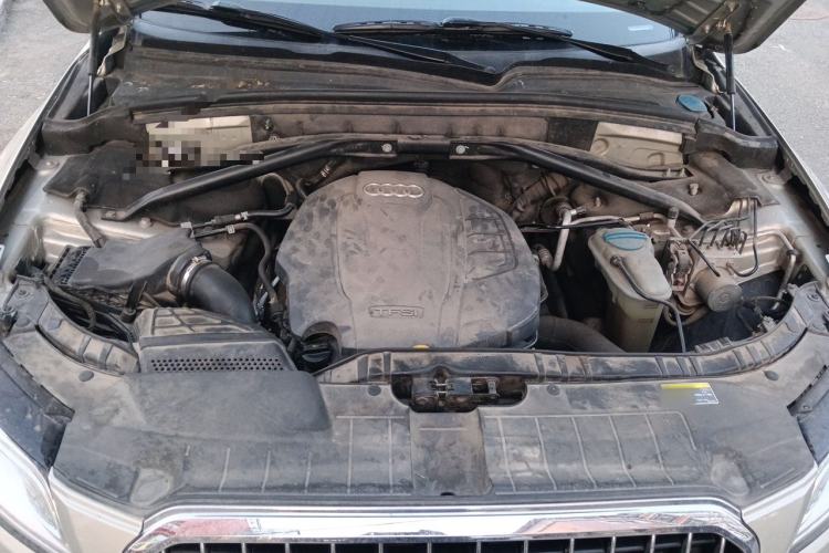 Used Audi Q5 2015 40 TFSI Comfort Model Engine Bay