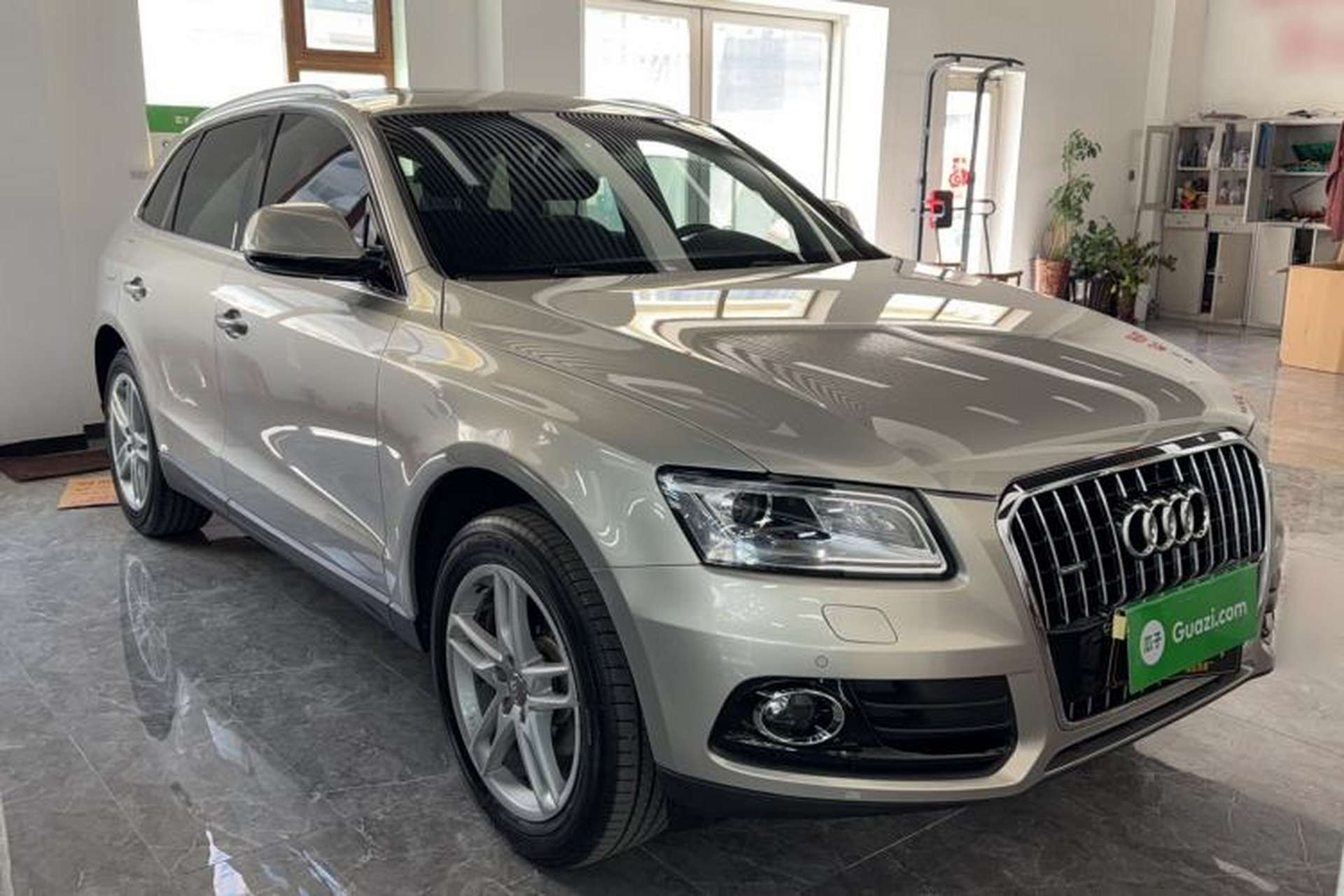 Used Audi Q5 2015 40 TFSI Comfort Model Exterior 2