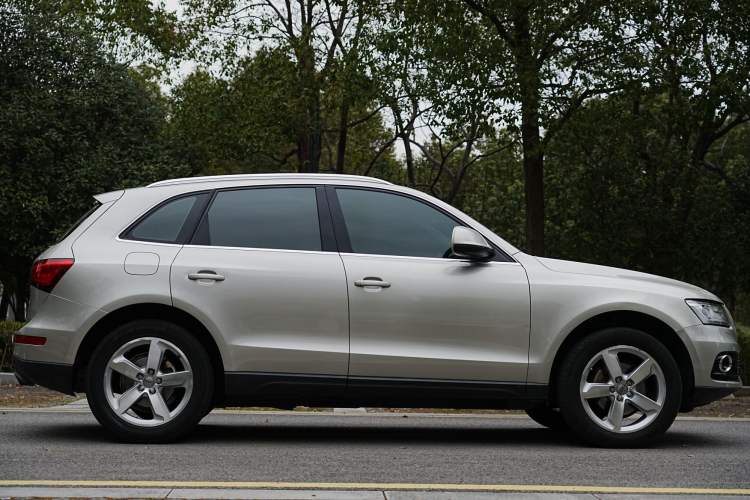 Used Audi Q5 2015 40 TFSI Technology Edition Exterior 5