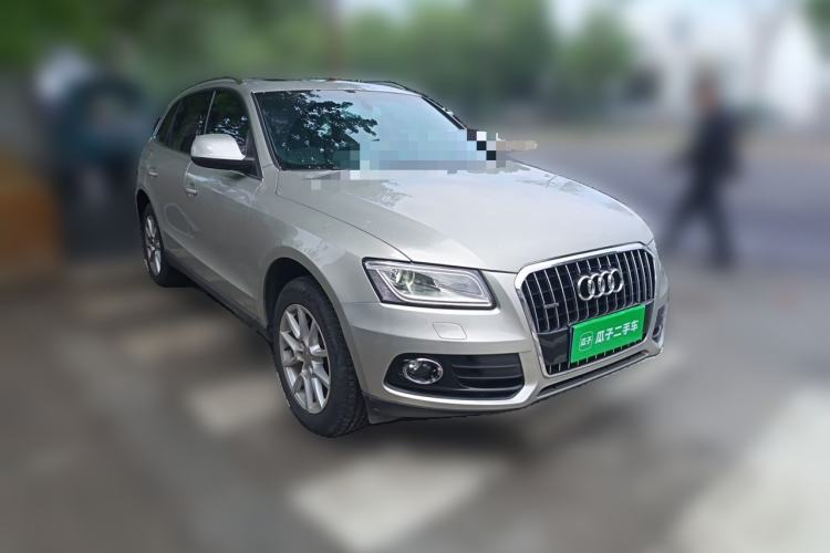 Used Audi Q5 2015 40 TFSI Trendy Edition Front Right 45 Deg