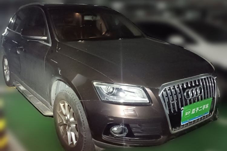 Used Audi Q5 2015 40 TFSI Trendy Edition Front Right 45 Deg