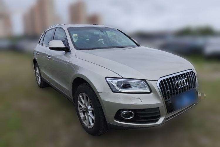 Used Audi Q5 2015 40 TFSI Trendy Edition Front Right 45 Deg