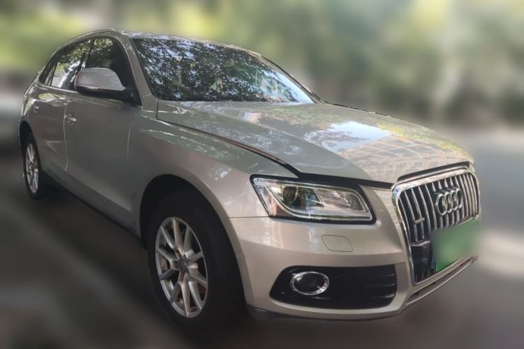 Used Audi Q5 2015 40 TFSI Trendy Edition Front Right 45 Deg