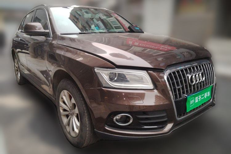 Used Audi Q5 2015 40 TFSI Technology Edition Front Right 45 Deg