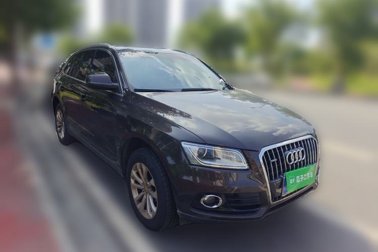 Used Audi Q5 2015 40 TFSI Technology Edition Front Right 45 Deg