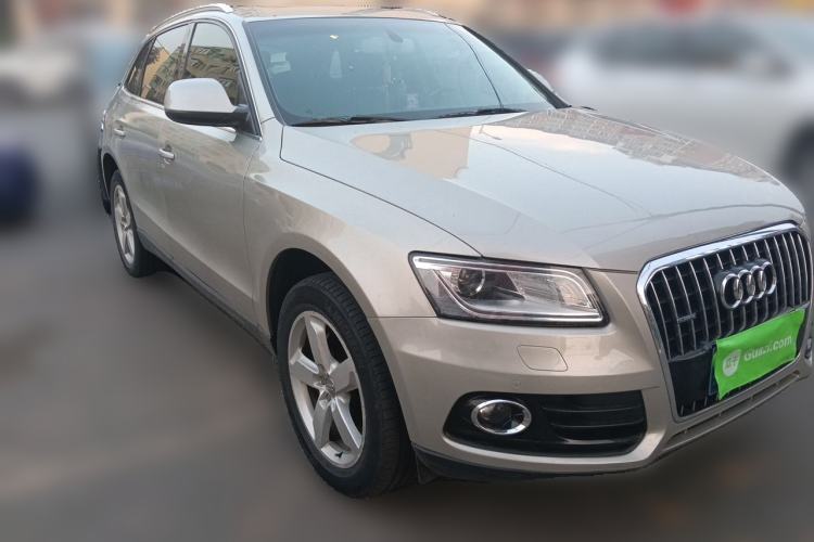 Used Audi Q5 2015 40 TFSI Comfort Model Front Right 45 Deg