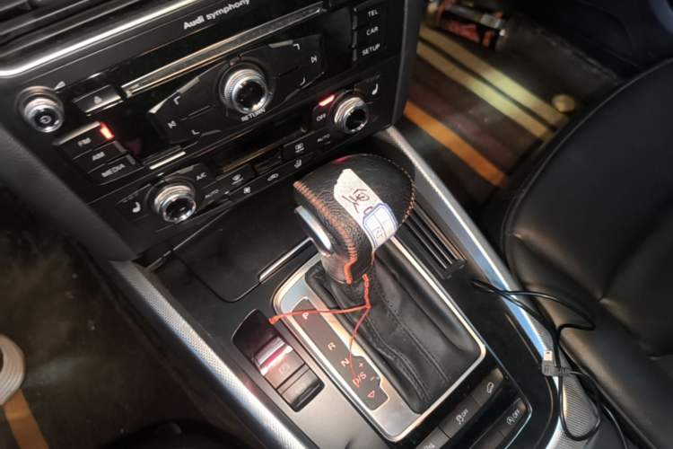Used Audi Q5 2015 40 TFSI Technology Edition Gear Lever