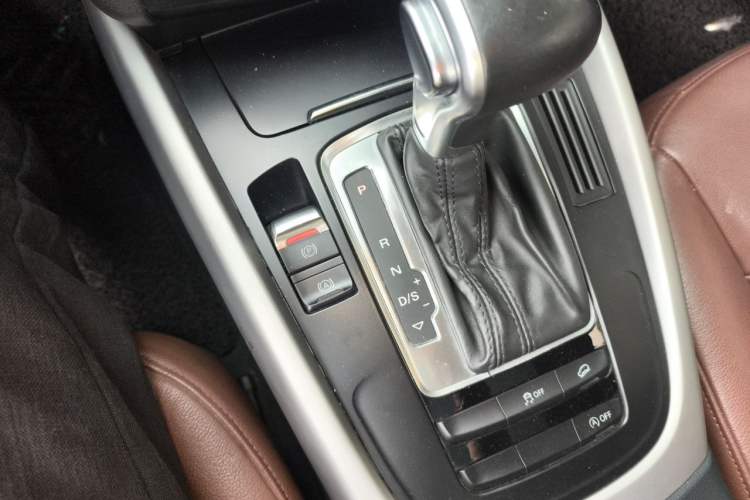 Used Audi Q5 2015 40 TFSI Trendy Edition Gear Lever