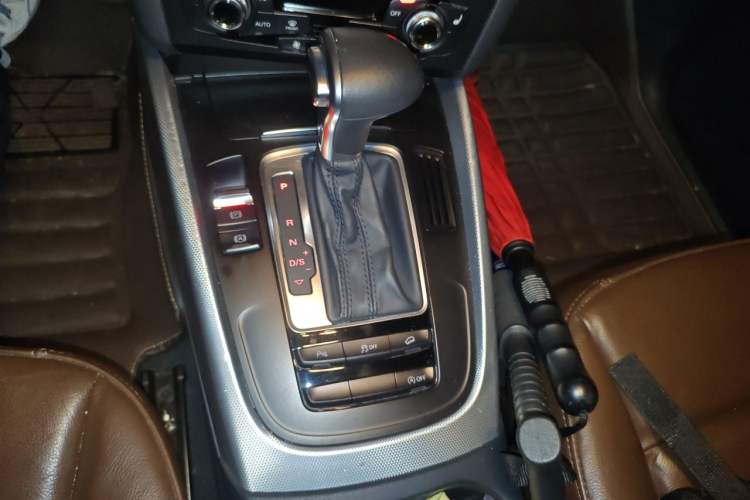 Used Audi Q5 2015 40 TFSI Technology Edition Gear Lever