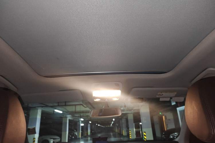 Used Audi Q5 2015 40 TFSI Trendy Edition Headliner
