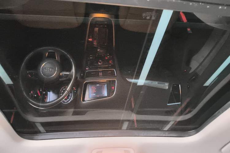 Used Audi Q5 2015 40 TFSI Technology Edition Headliner