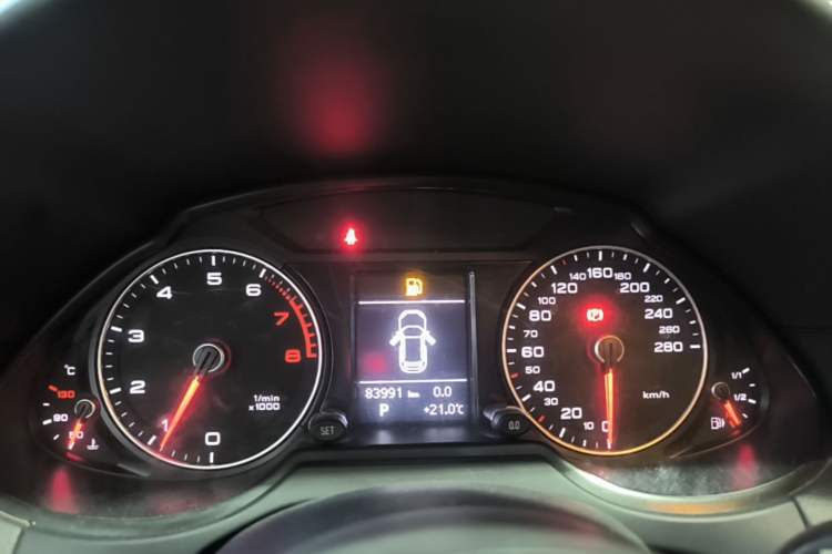 Used Audi Q5 2015 40 TFSI Technology Edition Instrument Cluster