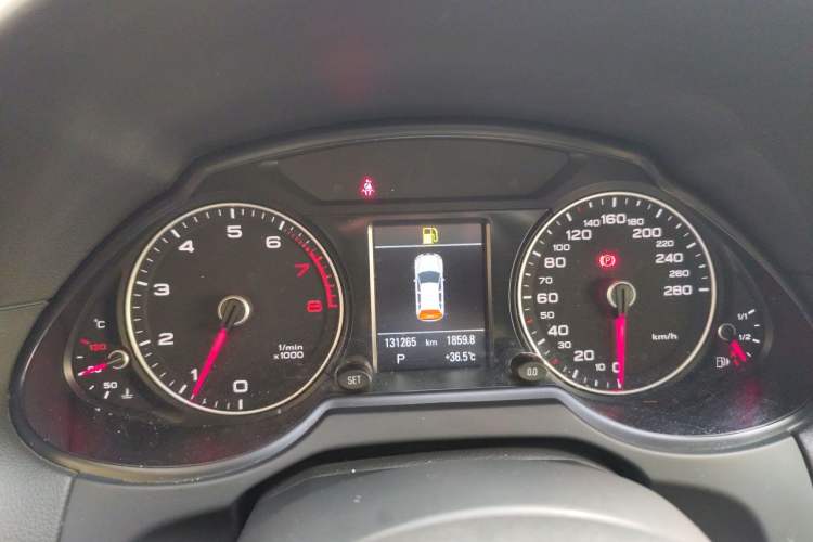 Used Audi Q5 2015 40 TFSI Comfort Model Instrument Cluster