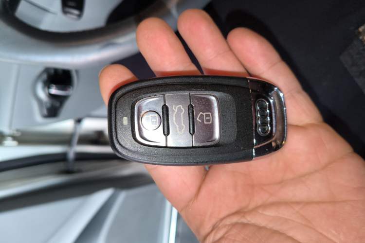 Used Audi Q5 2015 40 TFSI Technology Edition Interior 1