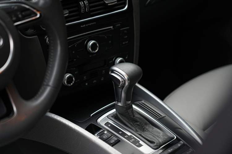 Used Audi Q5 2015 40 TFSI Technology Edition Interior 3