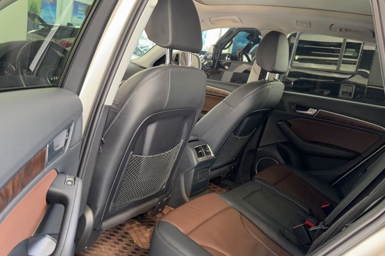 Used Audi Q5 2015 40 TFSI Comfort Model Interior 8