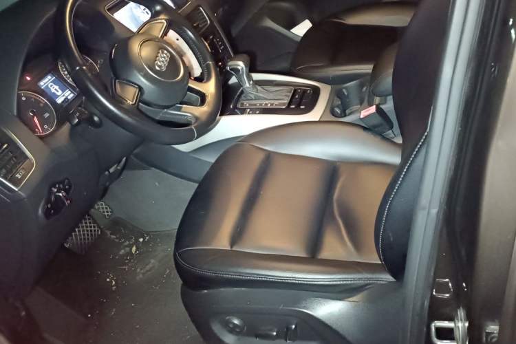 Used Audi Q5 2015 40 TFSI Trendy Edition Left Front Seat