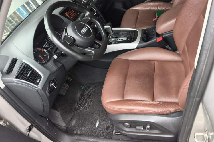 Used Audi Q5 2015 40 TFSI Trendy Edition Left Front Seat