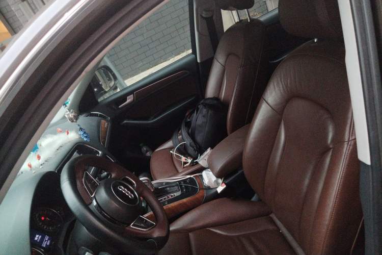 Used Audi Q5 2015 40 TFSI Technology Edition Left Front Seat