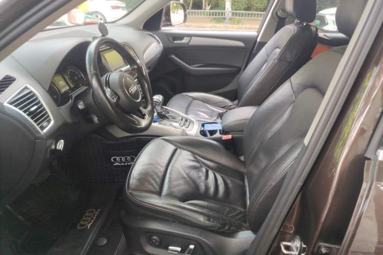 Used Audi Q5 2015 40 TFSI Technology Edition Left Front Seat